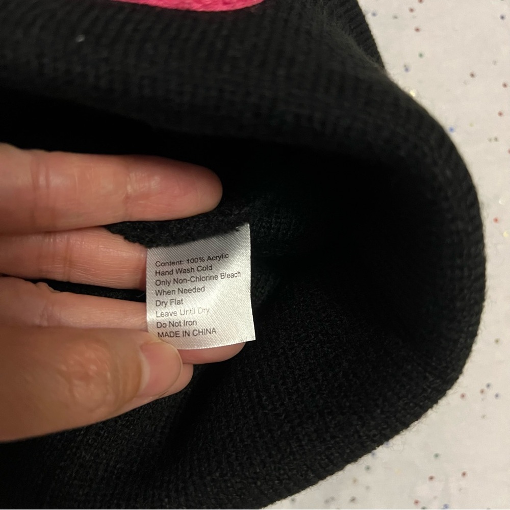 Cedarwood Threads Womens Warm Cozy Black Pink Smiley Face Winter Beanie Hat - Picture 11 of 14